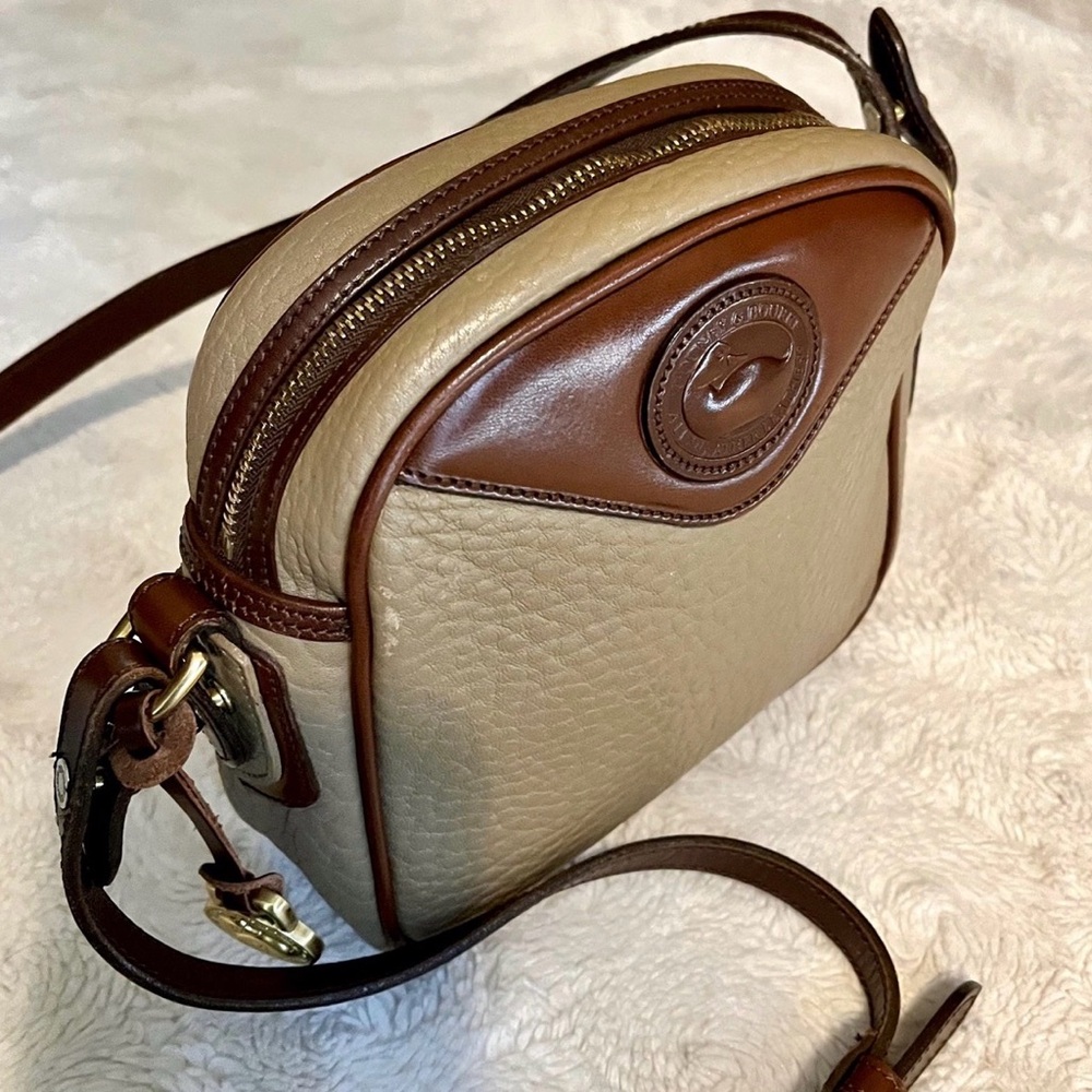 Dooney & Bourke R768 Vintage Camera Bag - Picture 12 of 12